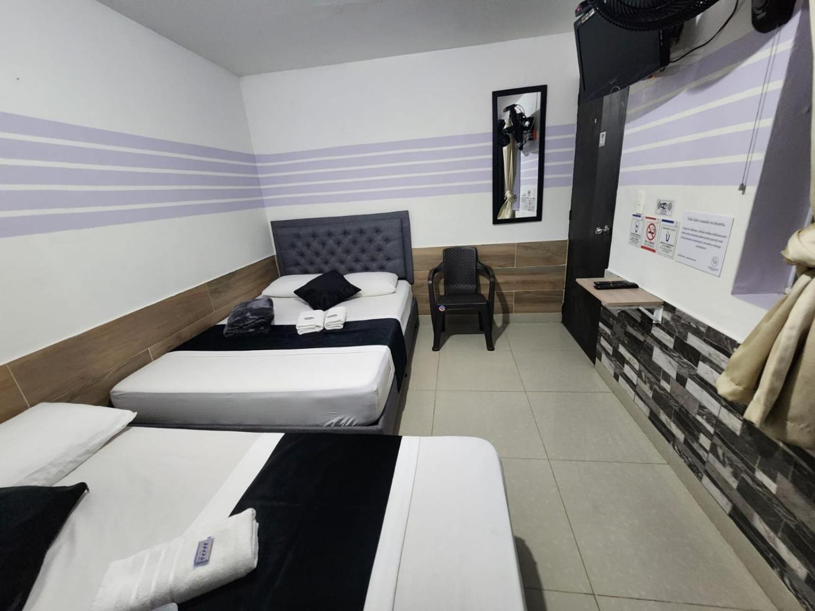 Hotel Medellin Calasanz Esterno foto