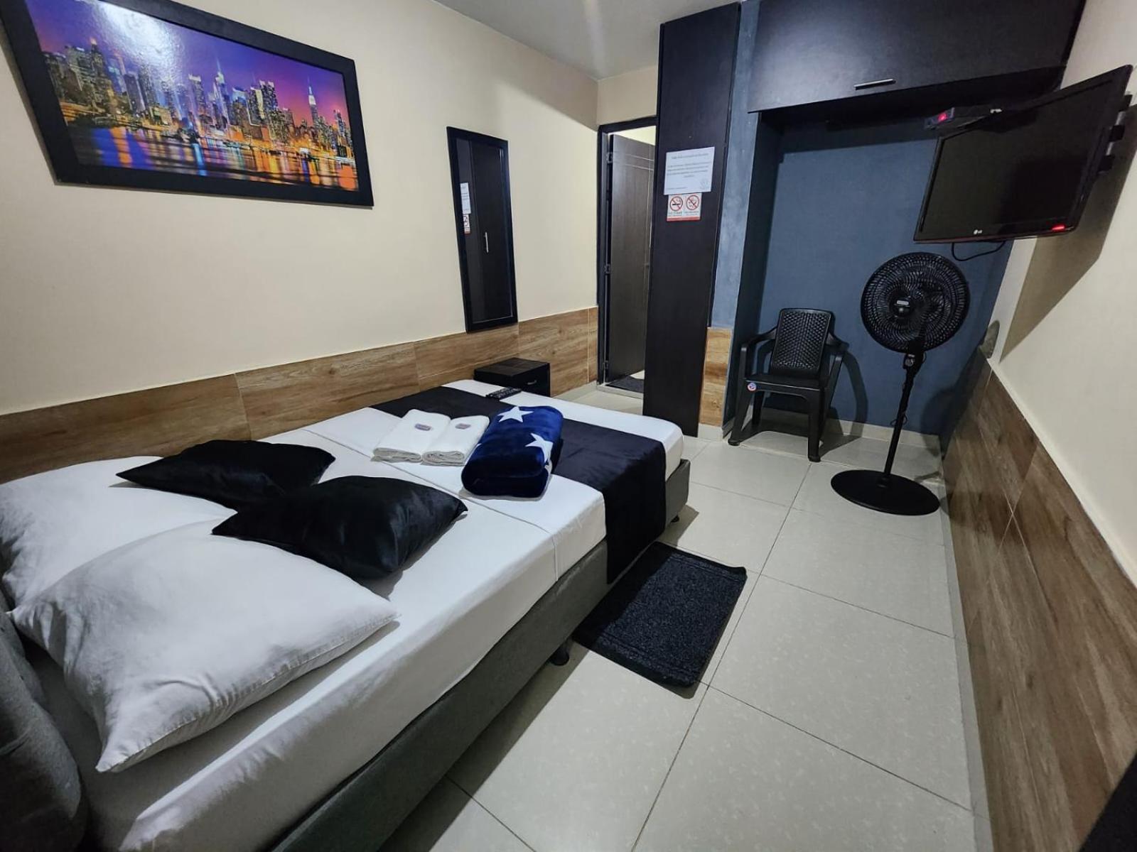Hotel Medellin Calasanz Esterno foto