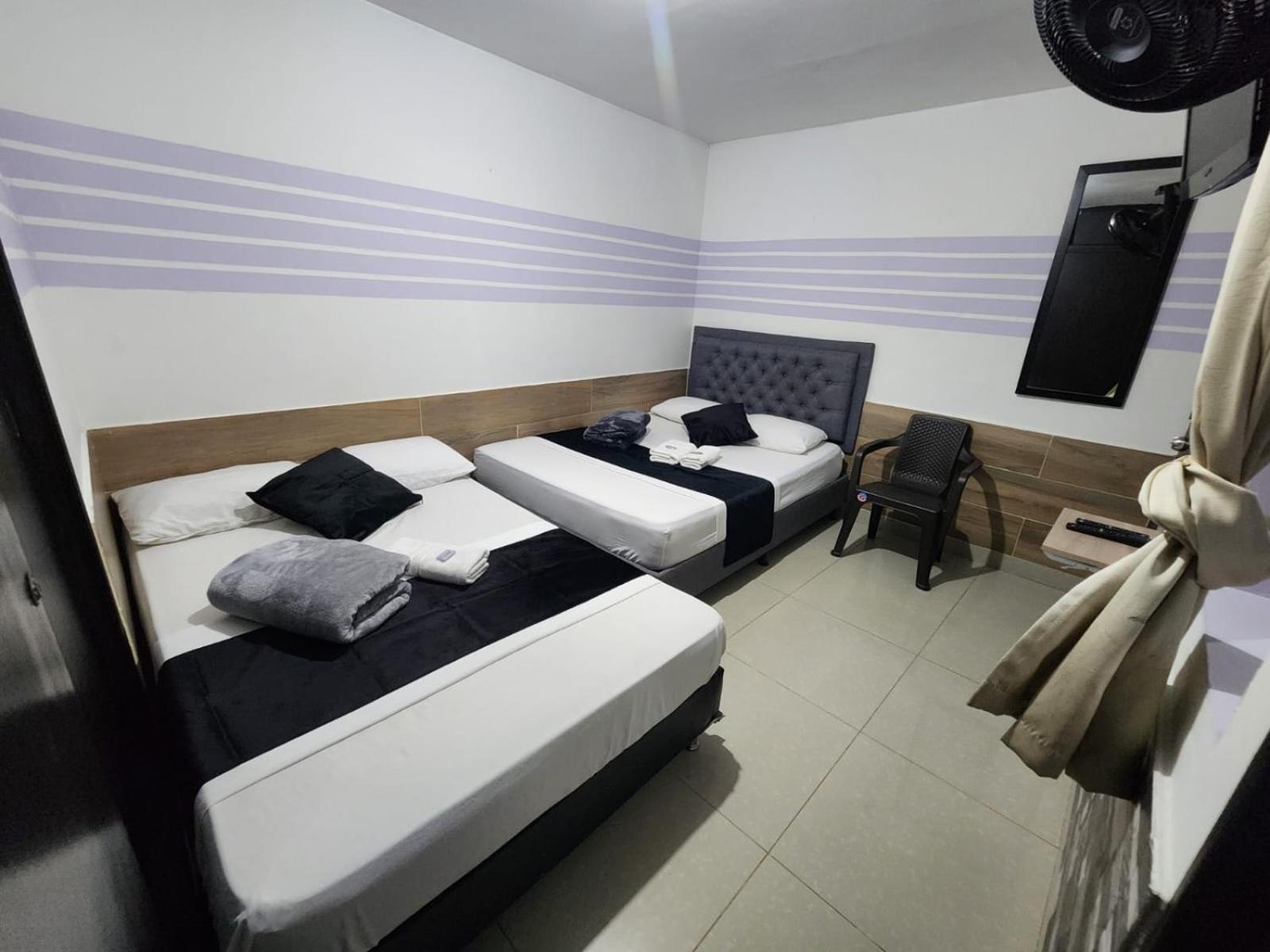 Hotel Medellin Calasanz Esterno foto