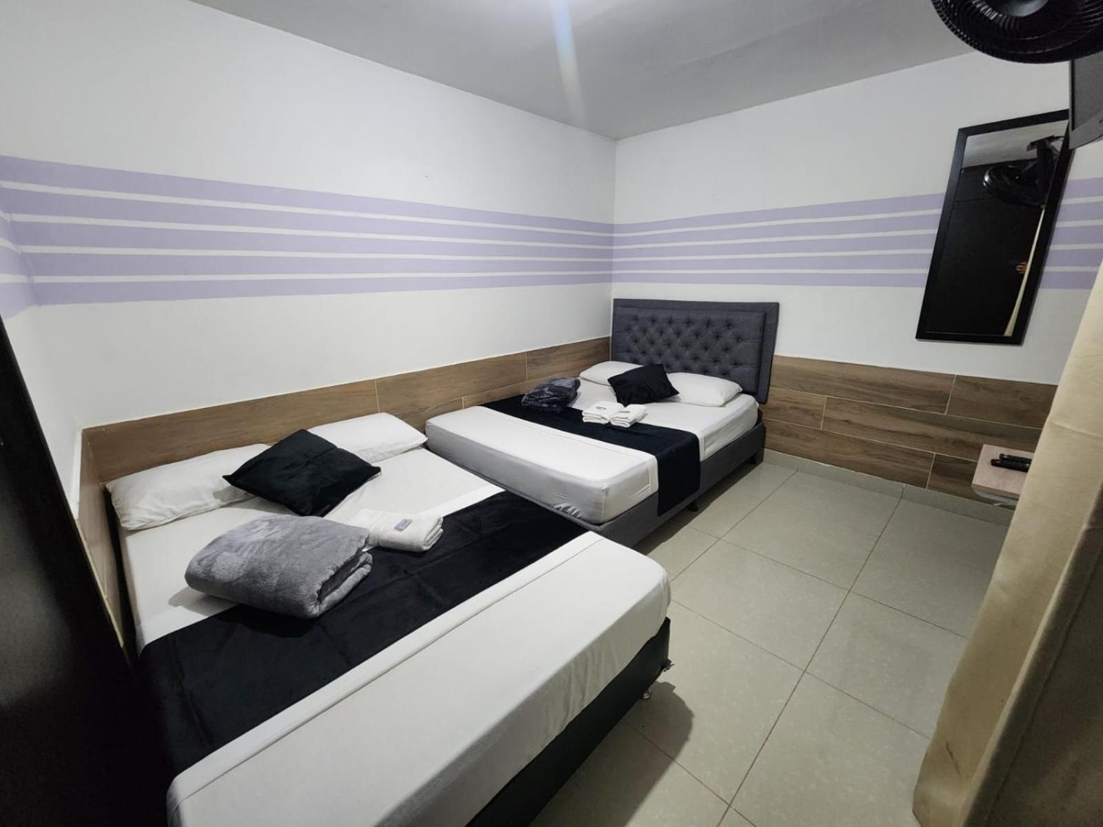 Hotel Medellin Calasanz Esterno foto