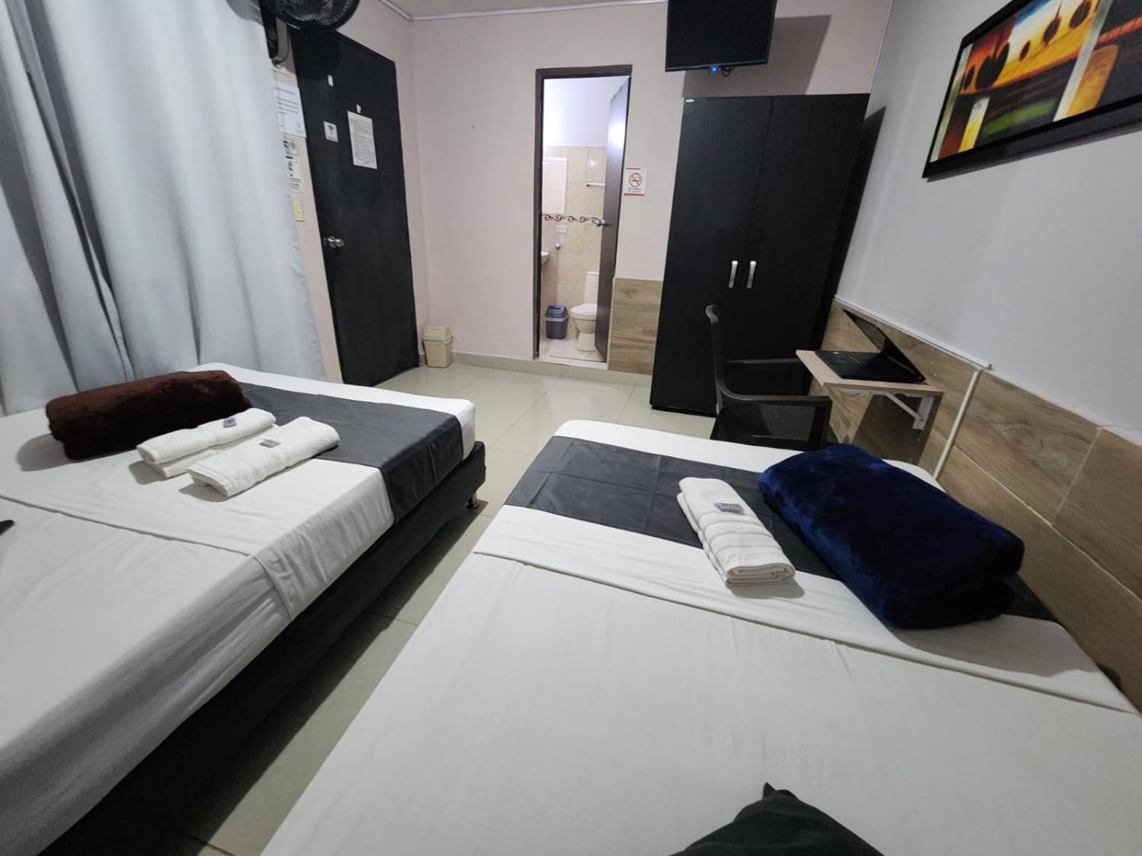 Hotel Medellin Calasanz Esterno foto